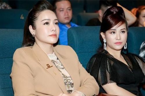 'Tiếng sét trong mưa': Đừng chê Thị Bình già nua sau 24 năm nữa, Nhật Kim Anh sành điệu bên Kiều Linh thế này