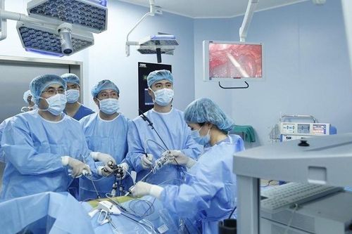 Điều trị ung thư thực quản bằng cách mổ nội soi hoàn toàn