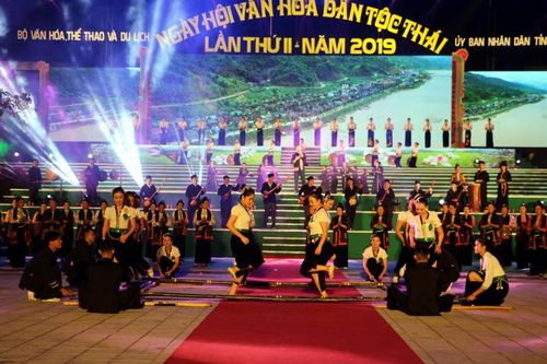 Chính thức khai mạc Ngày hội văn hóa dân tộc Thái lần thứ II, năm 2019