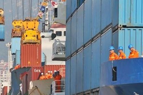 Tăng trưởng GDP Trung Quốc tụt giảm do chiến tranh thương mại