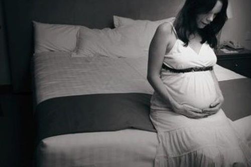 Từ cái chết đau đớn của ca sỹ Sulli: Mẹ bầu bỗng dưng khóc nức nở, hãy cẩn thận