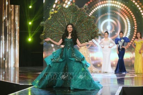 Ngắm các thí sinh trong trang phục dạ hội tại chung kết 'Press Green Beauty'