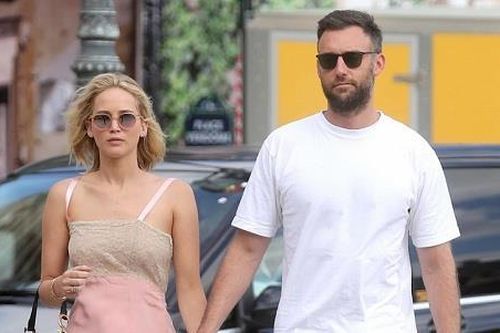 Emma Stone, Kris Jenner và dàn sao dự lễ cưới Jennifer Lawrence