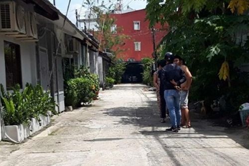 Thanh niên bị nhóm người truy đuổi đâm gục tại chỗ
