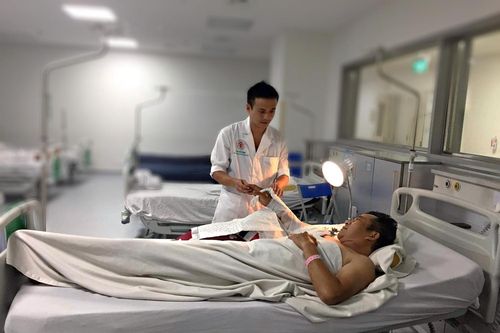 Nối thành công cánh tay cho một bệnh nhân bị tai nạn lao động