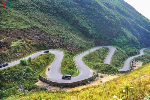 'Nín thở' trên những con đèo Hà Giang đẹp không kém Mã Pí Lèng