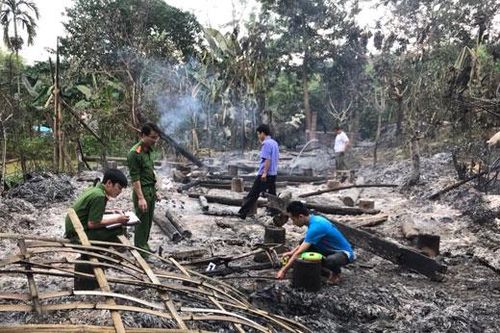 Triệu tập đối tượng nghi say rượu tự đốt nhà mình
