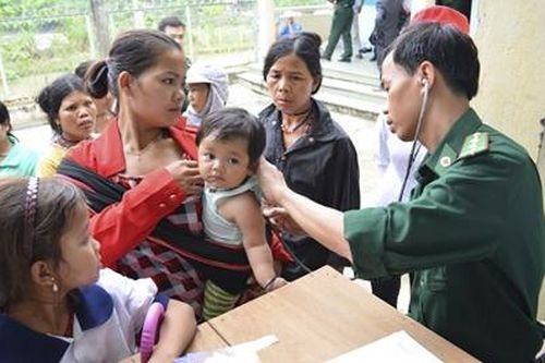 Chuyện chữa bệnh cứu người ở vùng biên giới Tây Giang