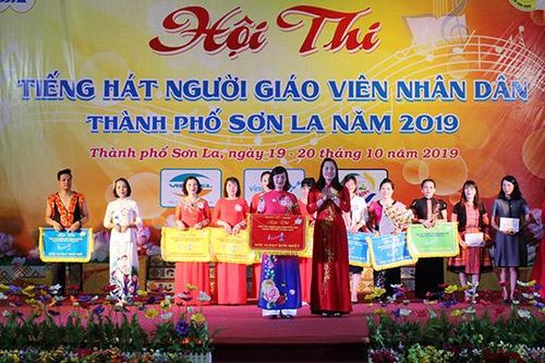 Thành phố, Quỳnh Nhai: Hội thi 'Tiếng hát Người giáo viên nhân dân' năm 2019