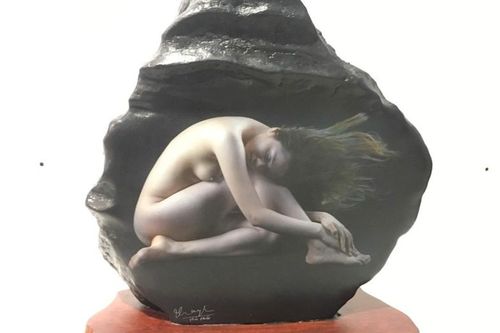 Nhiếp ảnh gia Thái Phiên triển lãm ảnh khỏa thân trên đá