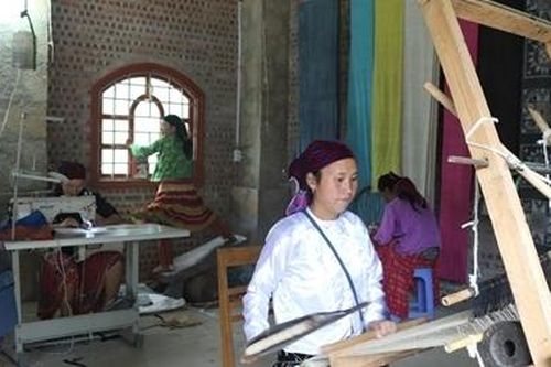 Những người phụ nữ dệt ước mơ từ sợi lanh
