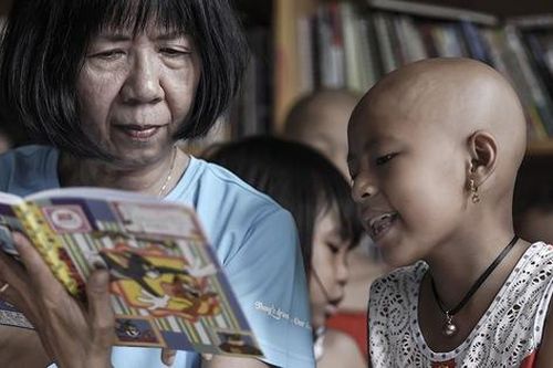 Cô giáo một thập kỷ ở lớp học 'trò qua đời, cô vẫn phải mỉm cười'