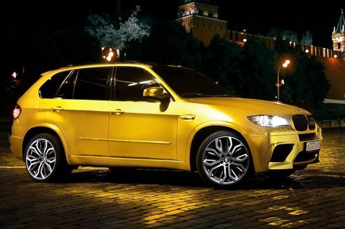 BMW X5 M dát vàng bị cảnh sát chặn lại vì quá đẹp