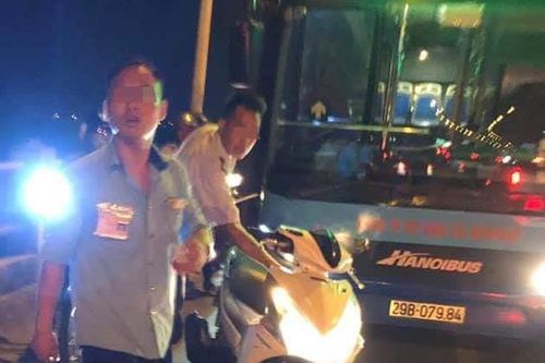Đình chỉ tài xế, phụ xe buýt bị tố đánh người