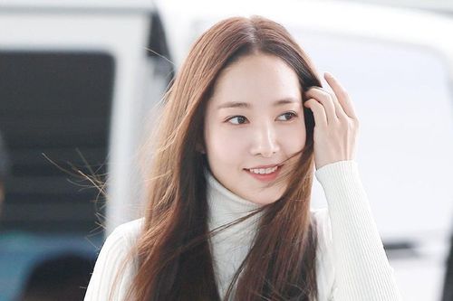 Người đẹp dao kéo Park Min Young trẻ trung như thiếu nữ đôi mươi