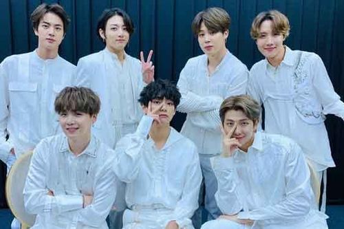 Bản tin Kpop: Phim mới về BTS hứa hẹn doanh thu khủng, tại sao Mina TWICE bật khóc khi gặp người hâm mộ?