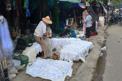 Tiểu thương chợ Vinh lại trắng tay vì mưa lụt