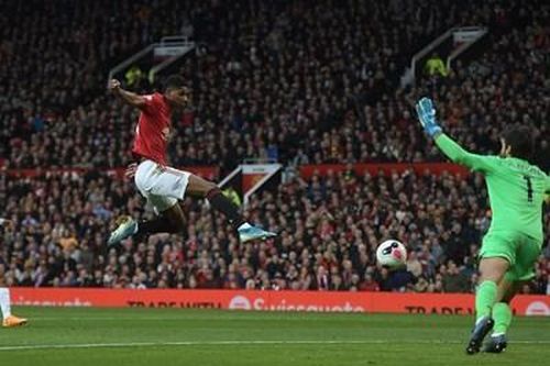 Liverpool đứt mạch toàn thắng sau khi hòa Man Utd