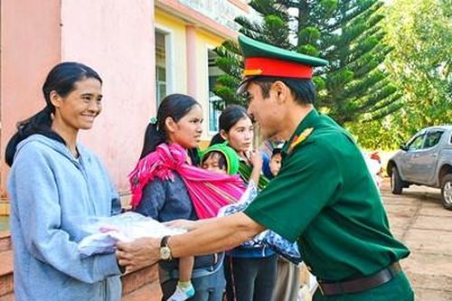 Lữ đoàn 132 tổ chức các hoạt động giúp nhân dân xây dựng nông thôn mới