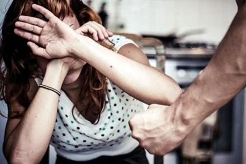 Nạn bạo hành phụ nữ, xâm hại trẻ em khiến cử tri bức xúc