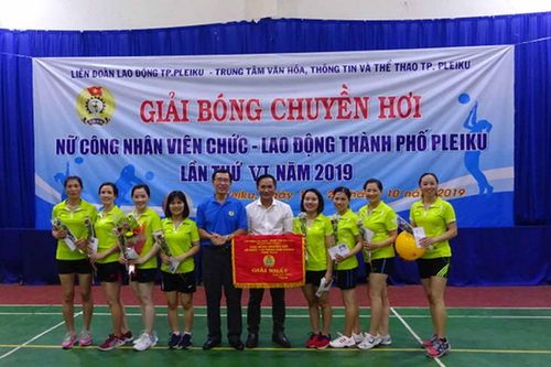 Bế mạc giải bóng chuyền hơi nữ kỷ niệm Ngày Phụ nữ Việt Nam