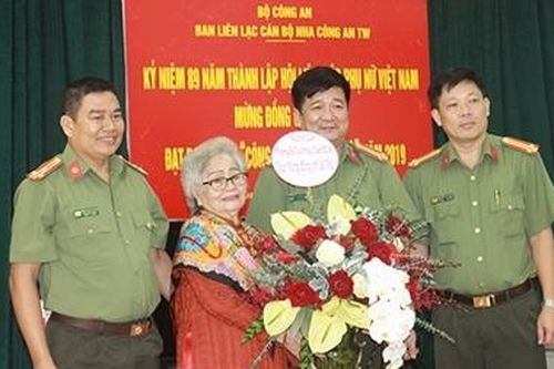 Nữ cán bộ công an lão thành Lê Thu được vinh danh 'Công dân ưu tú Thủ đô' năm 2019