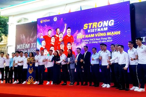 Dàn sao của Hà Nội FC tiết lộ 'bí kíp' thành cầu thủ chuyên nghiệp