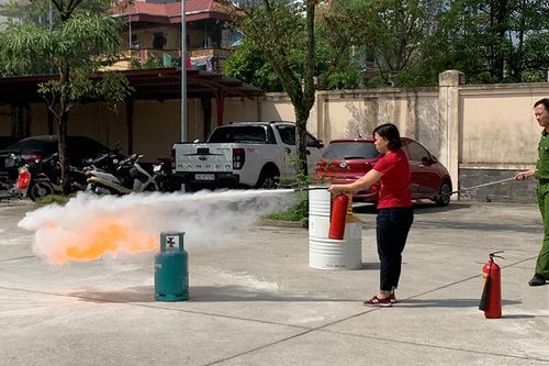 Hoàng Mai: Hàng trăm giáo viên tham gia tập huấn phòng cháy chữa cháy