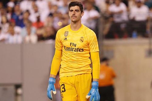 Real Madrid: 'Thảm họa' Courtois thủng lưới nhiều hơn là cứu thua