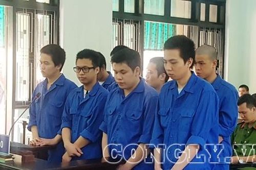 Xét xử nhóm thanh niên buôn bán ma túy