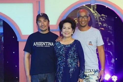 Phương Dung đắt show ở tuổi 73, 8 người con vẫn sợ mẹ không có tiền tiêu