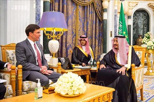 Lãnh đạo Lầu Năm Góc gặp Quốc vương Saudi Arabia