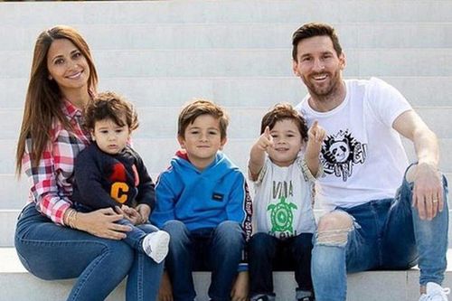 Ảnh Messi và vợ thời 'thanh mai trúc mã' gây sốt mạng xã hội