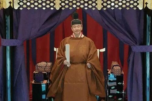 Nhật hoàng Naruhito đăng cơ, bắt đầu triều đại Lệnh Hòa