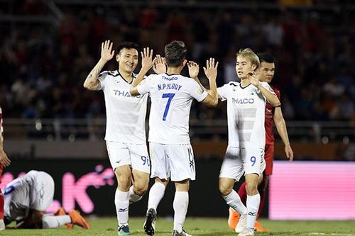 Bóng đá quan hệ, tình cảm