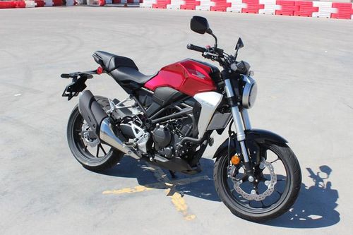 Honda giới thiệu naked bike mới ở Việt Nam, giá 140 triệu đồng