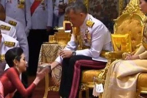 Nhìn lại 3 tháng ngắn ngủi tại vị của Hoàng quý phi Thái Lan mới thấy rõ những điều bất thường từ trước