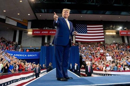 TT Trump huy động tiền ở mức kỷ lục, đảng Dân chủ lo sợ