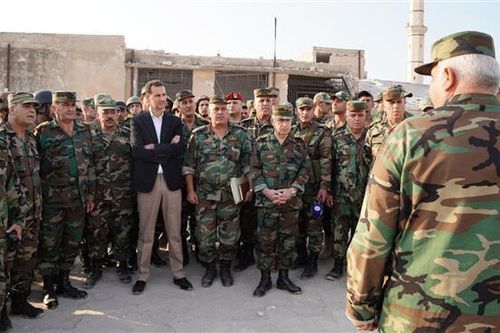 Tổng thống Syria Assad thăm chiến tuyến Idlib giữa lúc 'nước sôi lửa bỏng'