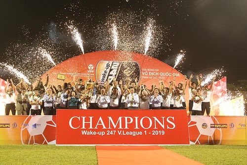 Hà Nội FC thua đậm trong ngày chính thức đăng quang ngôi vương V-League 2019
