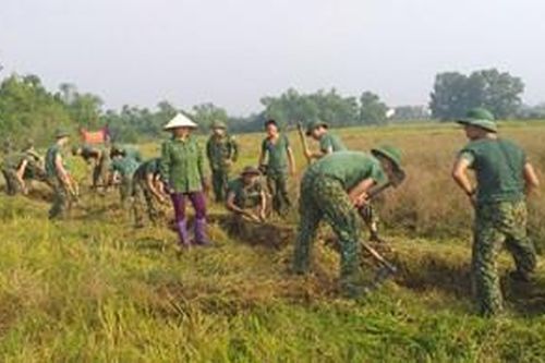 Ấm tình quân dân