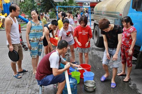 Từ vụ 'đầu độc' nước sông Đà: Thay thế nguồn nước nếu không đảm bảo