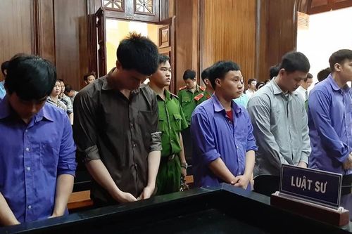 Nhóm người giả danh công an chiếm đoạt hàng tỷ đồng