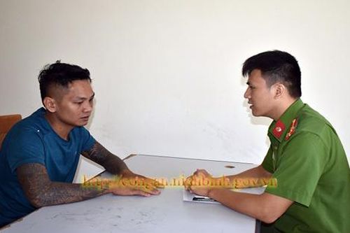 Bắt giữ 2 đối tượng dùng súng côn bắn dằn mặt đối thủ