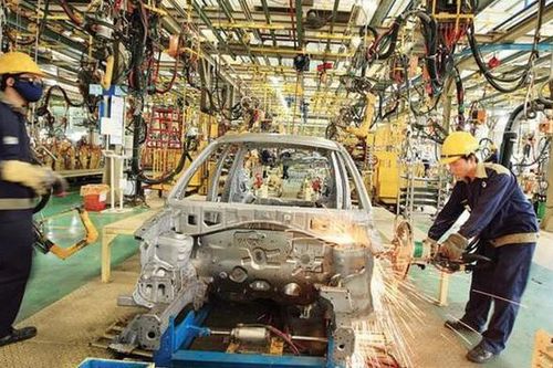 Công nghiệp ôtô Việt Nam bao nhiêu năm vẫn chỉ loay hoay làm săm, lốp...