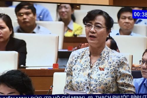 Tranh luận nảy lửa tại nghị trường về giờ làm việc của người lao động