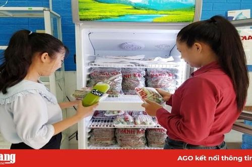 Đưa sản phẩm rau sạch cung cấp cho người dân TP. Long Xuyên