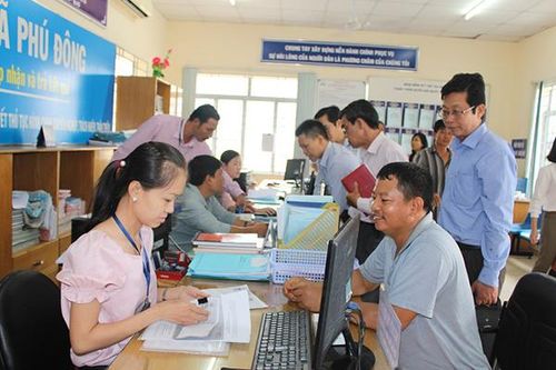 Đẩy lùi 'tham nhũng vặt' trong thi hành công vụ