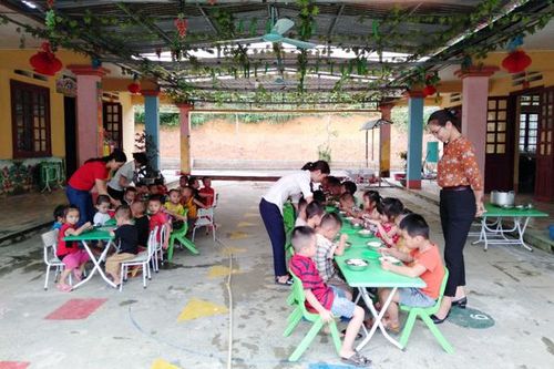Ngăn thực phẩm 'bẩn' tuồn vào trường học
