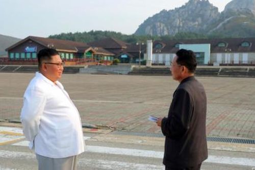 Ông Kim muốn dỡ bỏ công trình Hàn Quốc xây trên núi Kim Cương